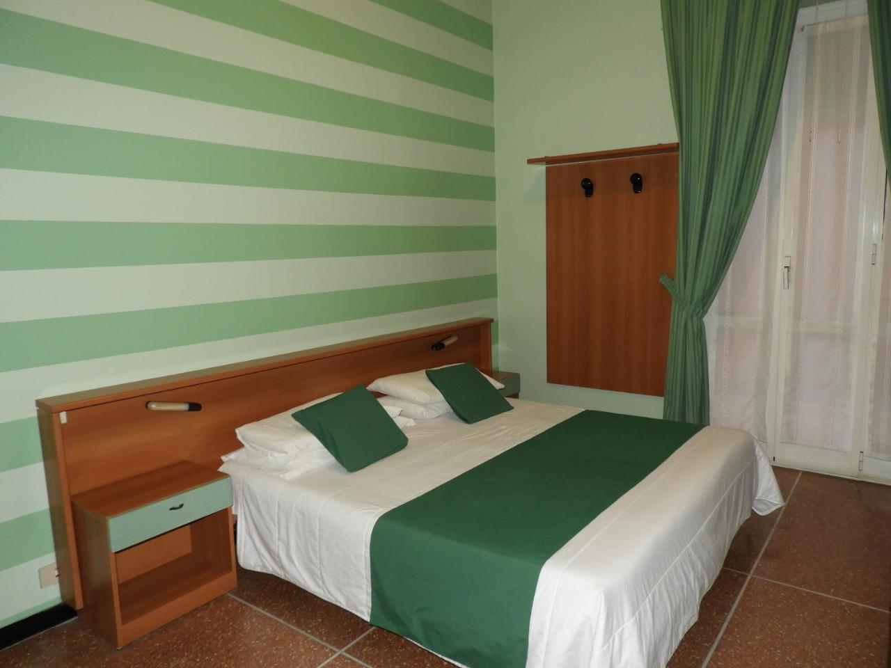 Albergo Glory Боргетто-Санто-Спирито Экстерьер фото