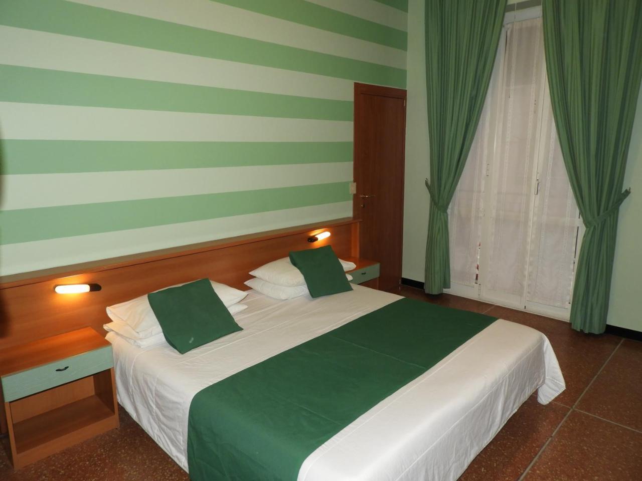 Albergo Glory Боргетто-Санто-Спирито Экстерьер фото